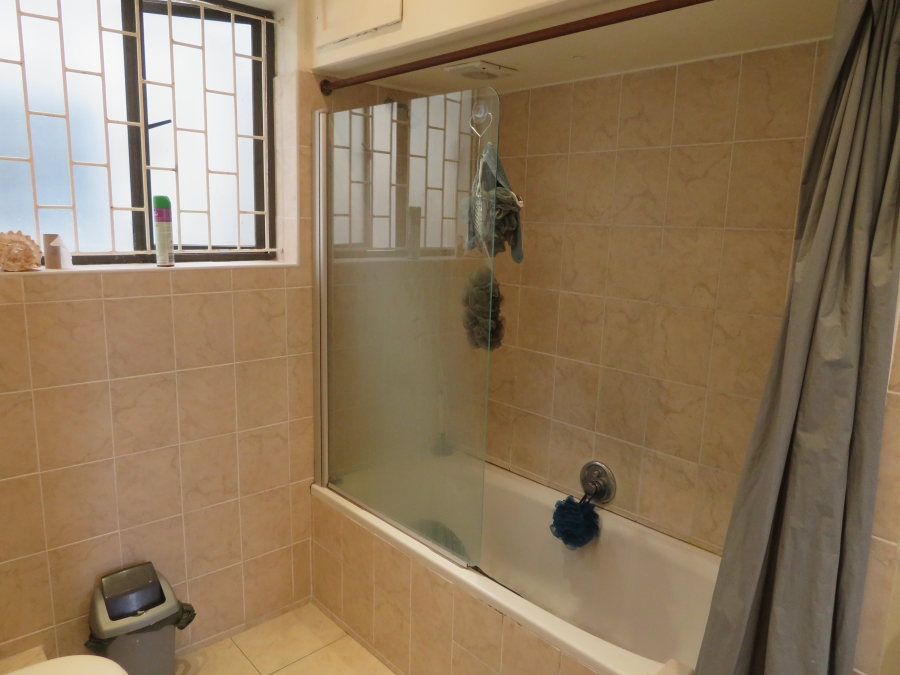 To Let 2 Bedroom Property for Rent in Rondebosch Village Western Cape